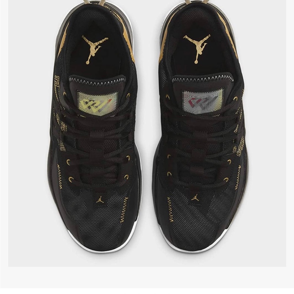 Jordan Westbrook One Take II size 4.5 Y gold and black - Picture 2 of 12